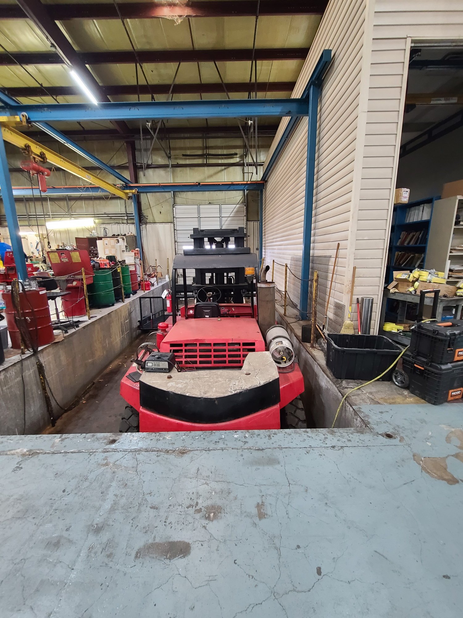 Clark CH2508 Pneumatic Forklift (4704)